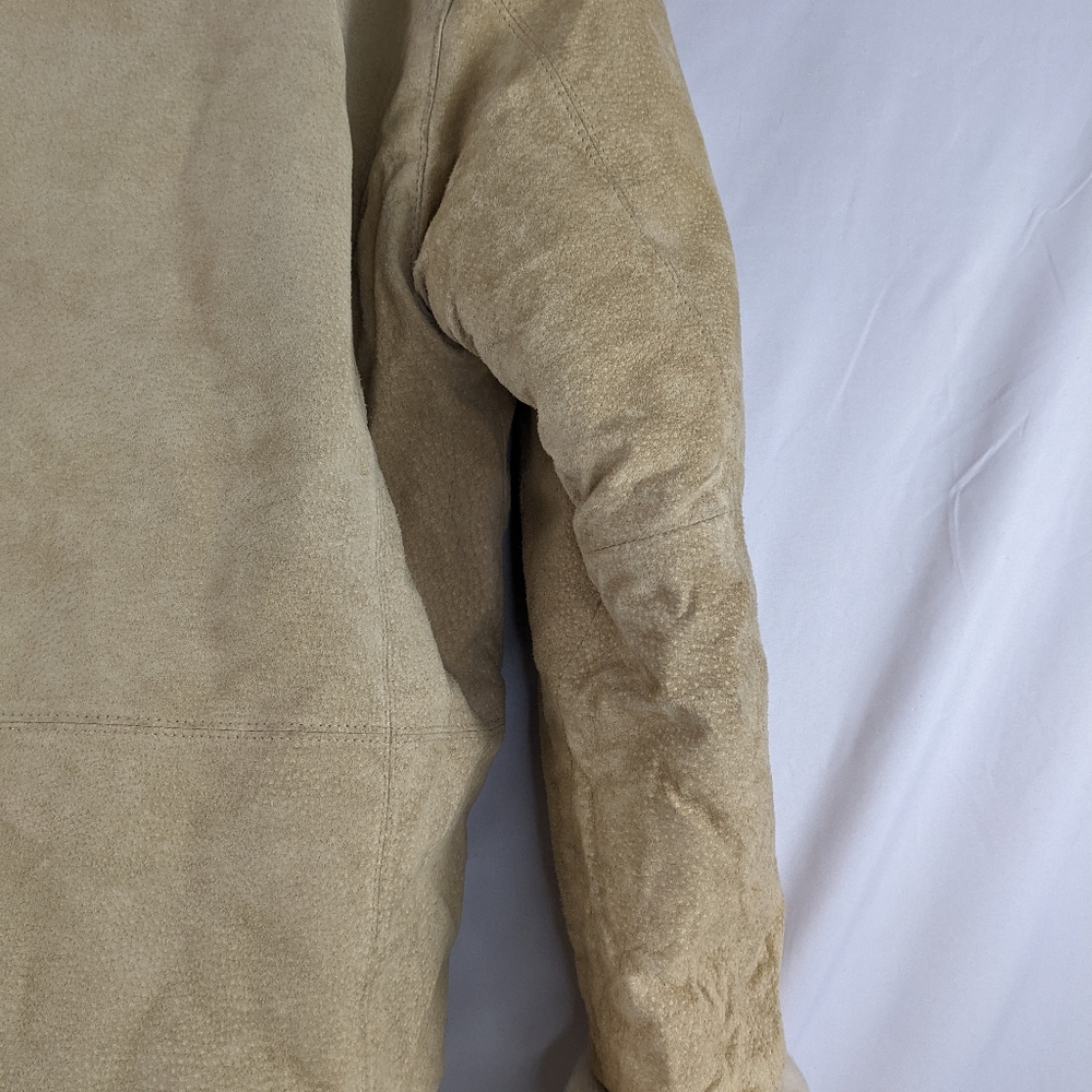 PRE -OWNED, ST JOHNS BAY WOMEN'S SUEDE LEATHER COAT, SIZE LARGE. - Picture 10 of 11